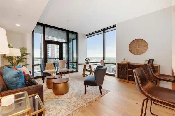$4,500 | 70 Rainey Street, Unit 1807, Austin, TX 78701