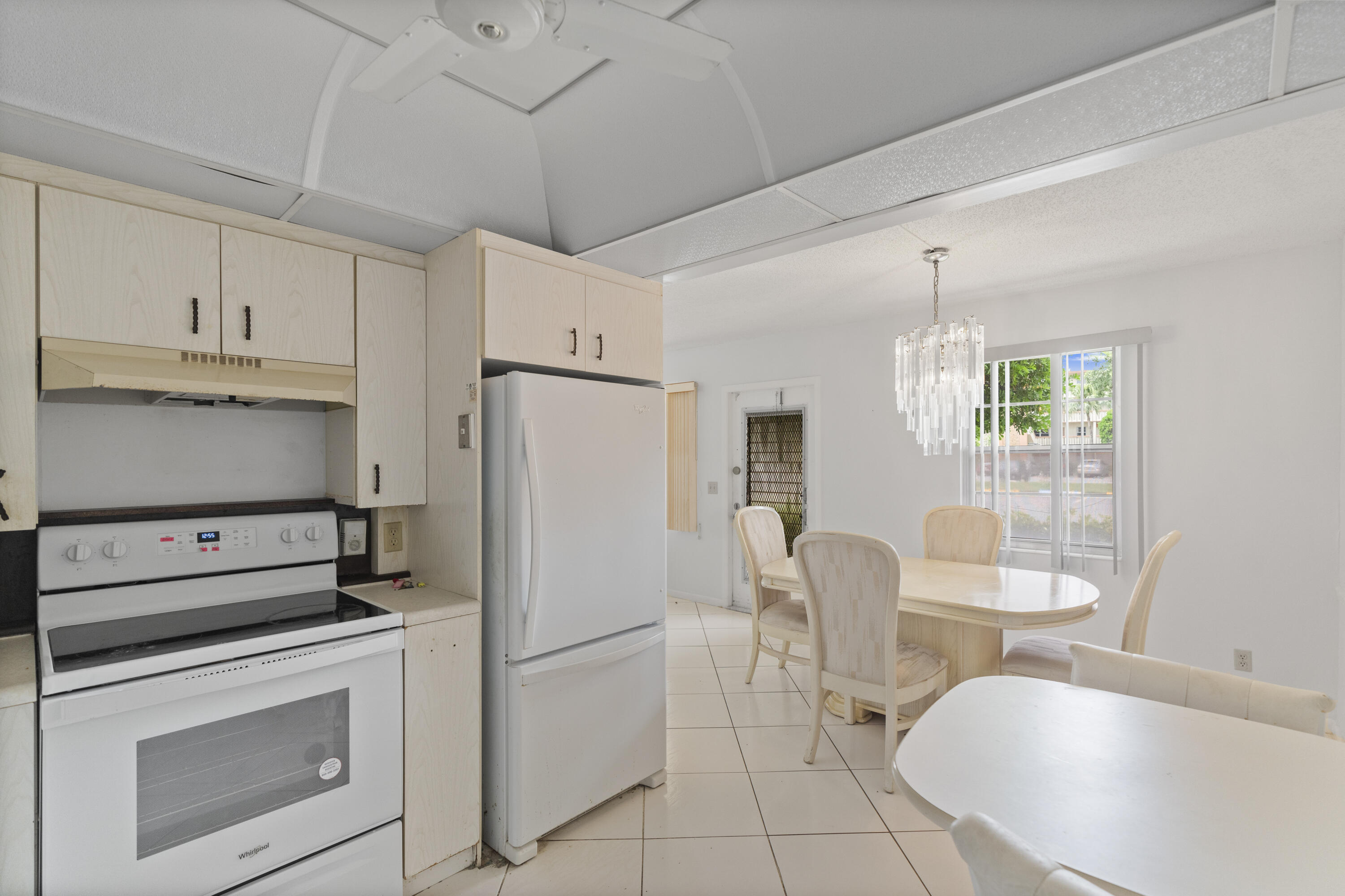 1043 Newcastle A Boca Raton, FL 33434 - Photo 8 of 46 Kitchen