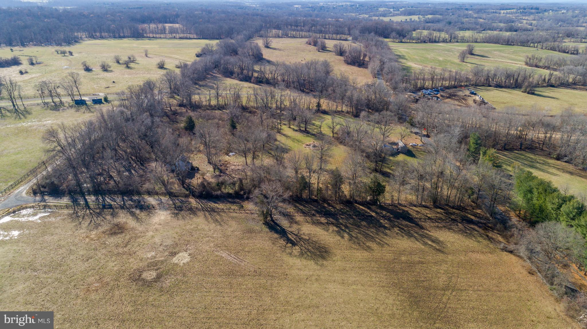 22552 Sam Fred Road Middleburg, VA 20117 - Photo 4 of 13 Side View