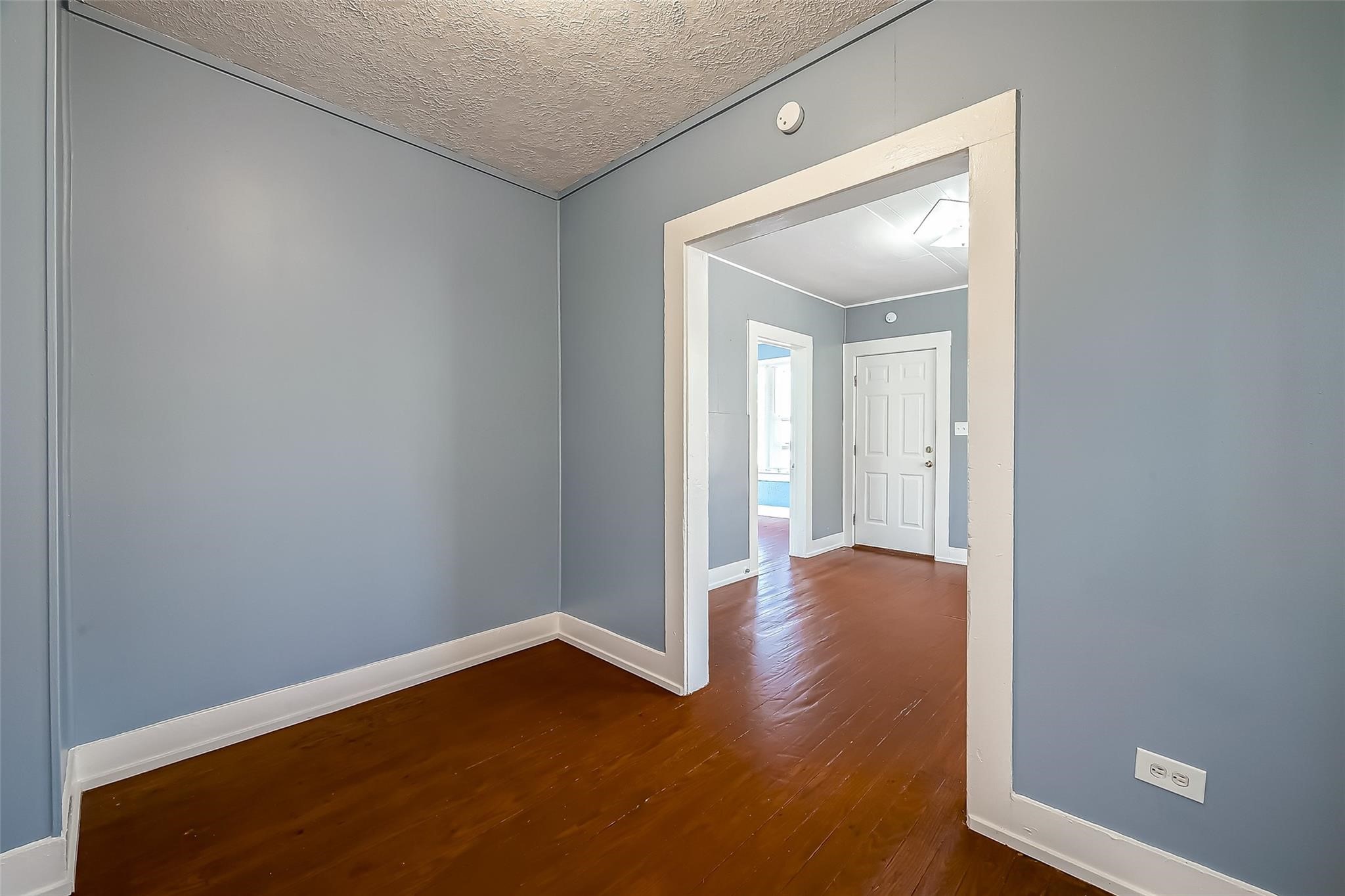 2611 Tierwester Street Houston, TX 77004 - Photo 6 of 20