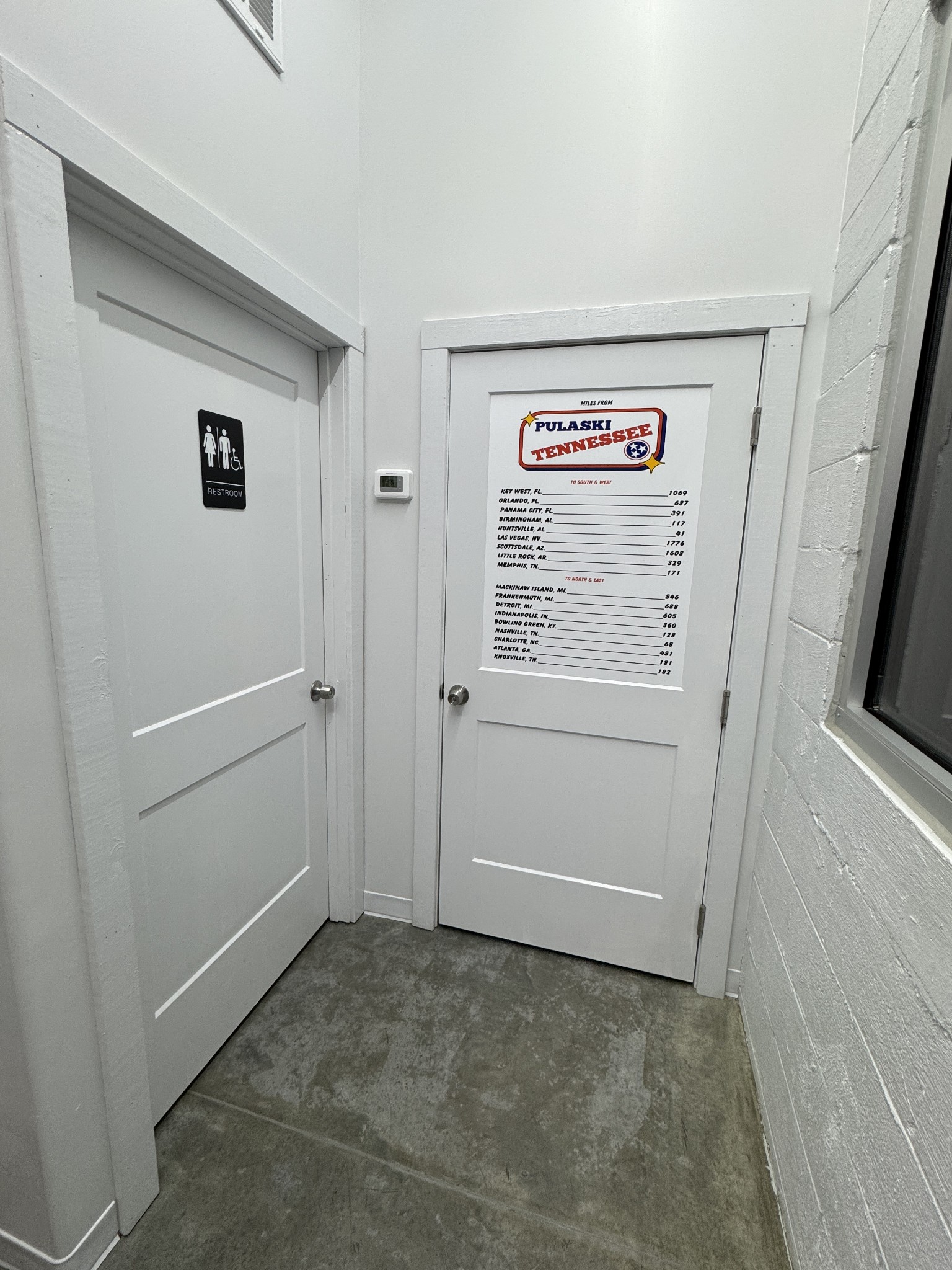 810 North 1st Street Pulaski, TN 38478 - Photo 12 of 33 a view of an empty room