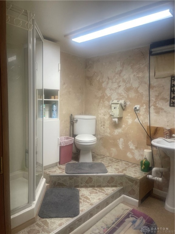 1407 Radio Road Dayton, OH 45403 - Photo 16 of 22 Basement full bath