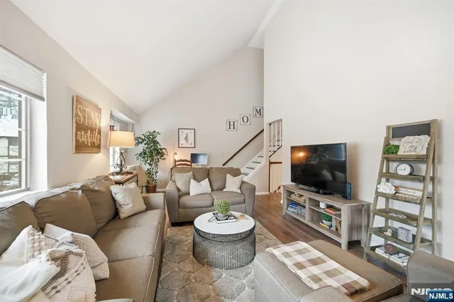 $489,900 | 3811 Melville Court, Mahwah, NJ 07430