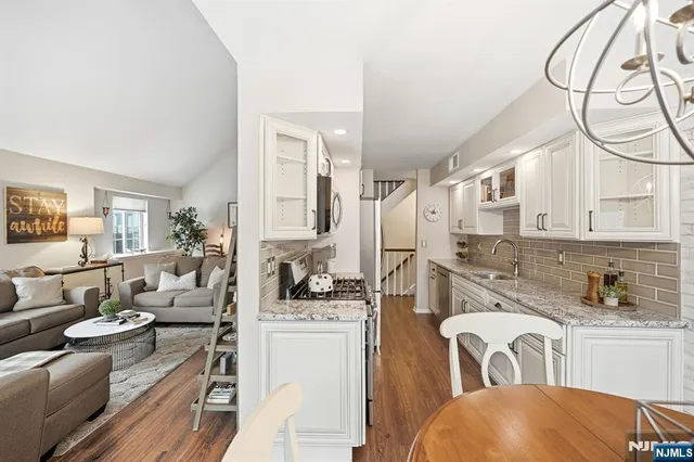 $489,900 | 3811 Melville Court, Mahwah, NJ 07430