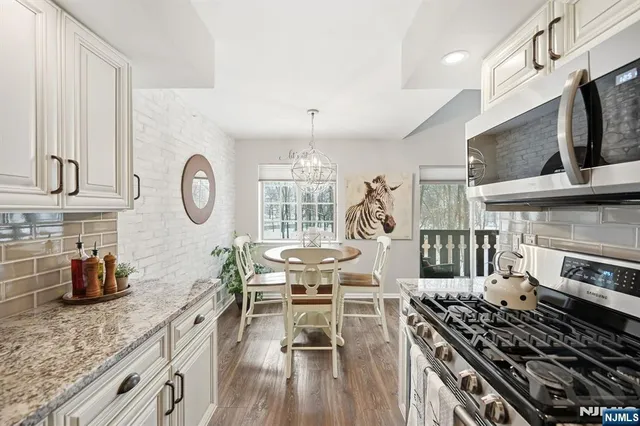 $489,900 | 3811 Melville Court, Mahwah, NJ 07430