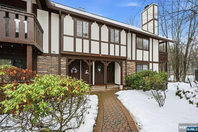 $489,900 | 3811 Melville Court, Mahwah, NJ 07430