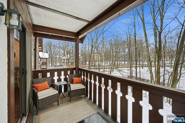 $489,900 | 3811 Melville Court, Mahwah, NJ 07430