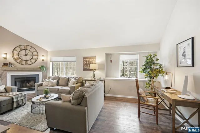 $489,900 | 3811 Melville Court, Mahwah, NJ 07430