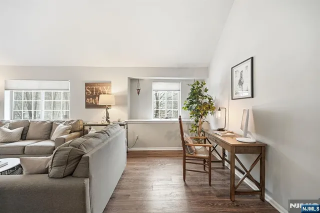 $489,900 | 3811 Melville Court, Mahwah, NJ 07430