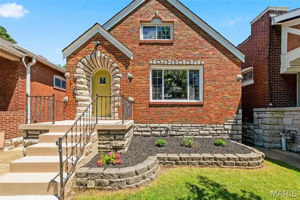 $395,000 | 4939 Lisette Avenue, St. Louis, MO 63109