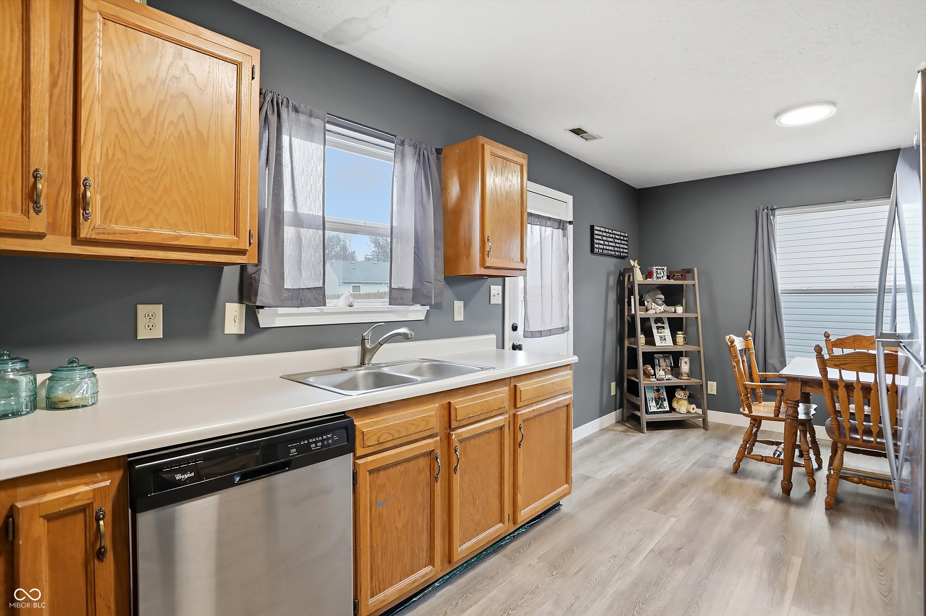 5218 West Hidden Ridge Court Indianapolis, IN 46221 - Photo 11 of 40