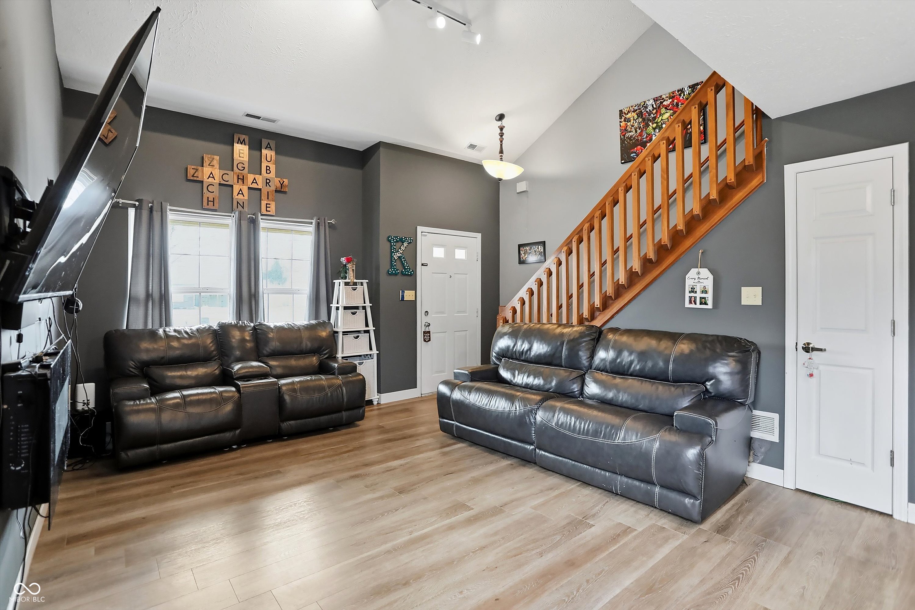 5218 West Hidden Ridge Court Indianapolis, IN 46221 - Photo 4 of 40