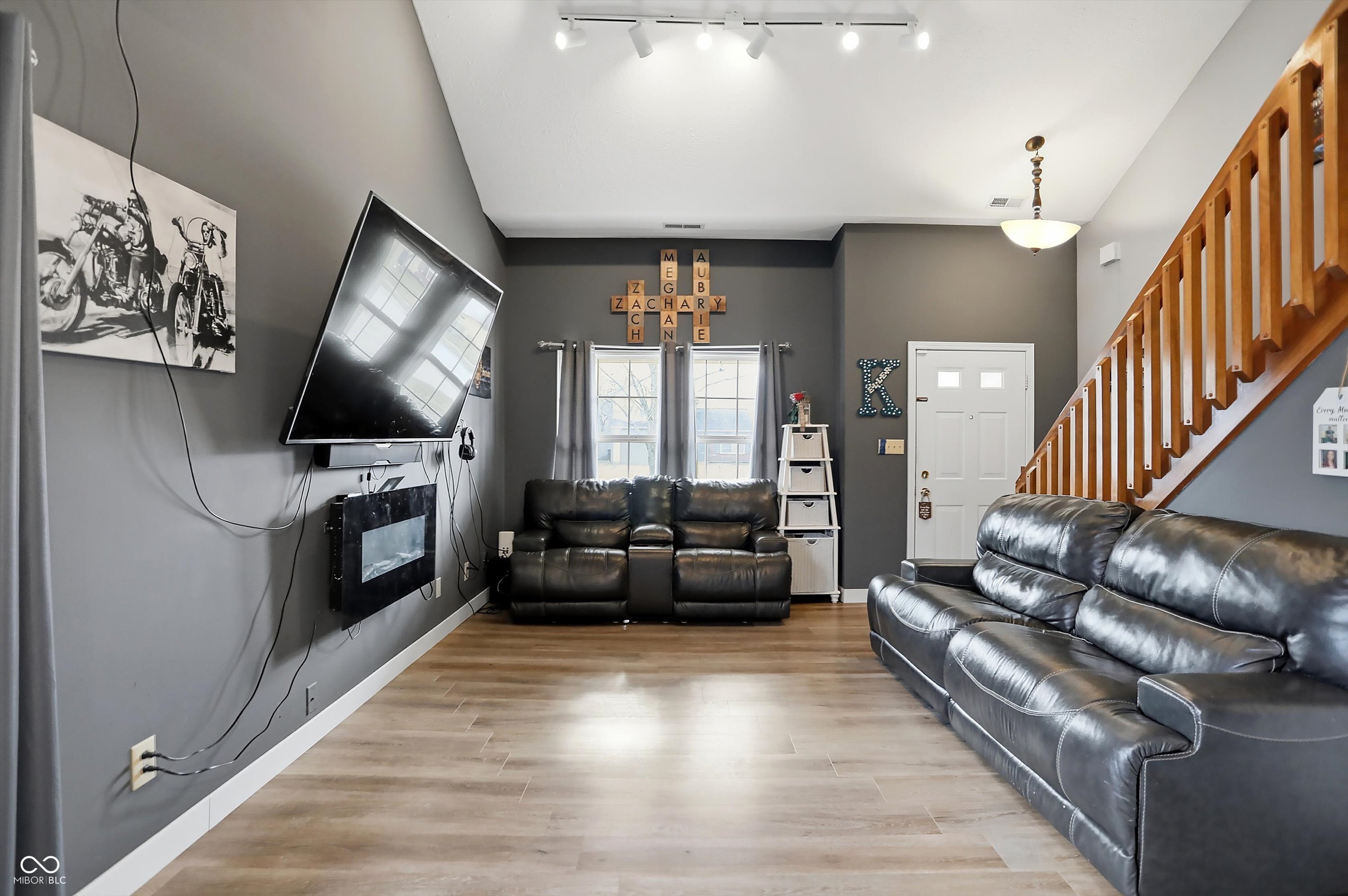 5218 West Hidden Ridge Court Indianapolis, IN 46221 - Photo 5 of 40