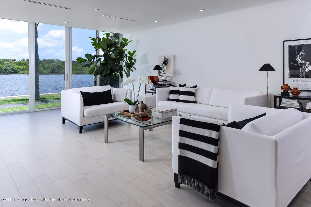 2165 Ibis Isle Road, Unit 4 Palm Beach, FL 33480 - Photo 1 of 11 Living Room
