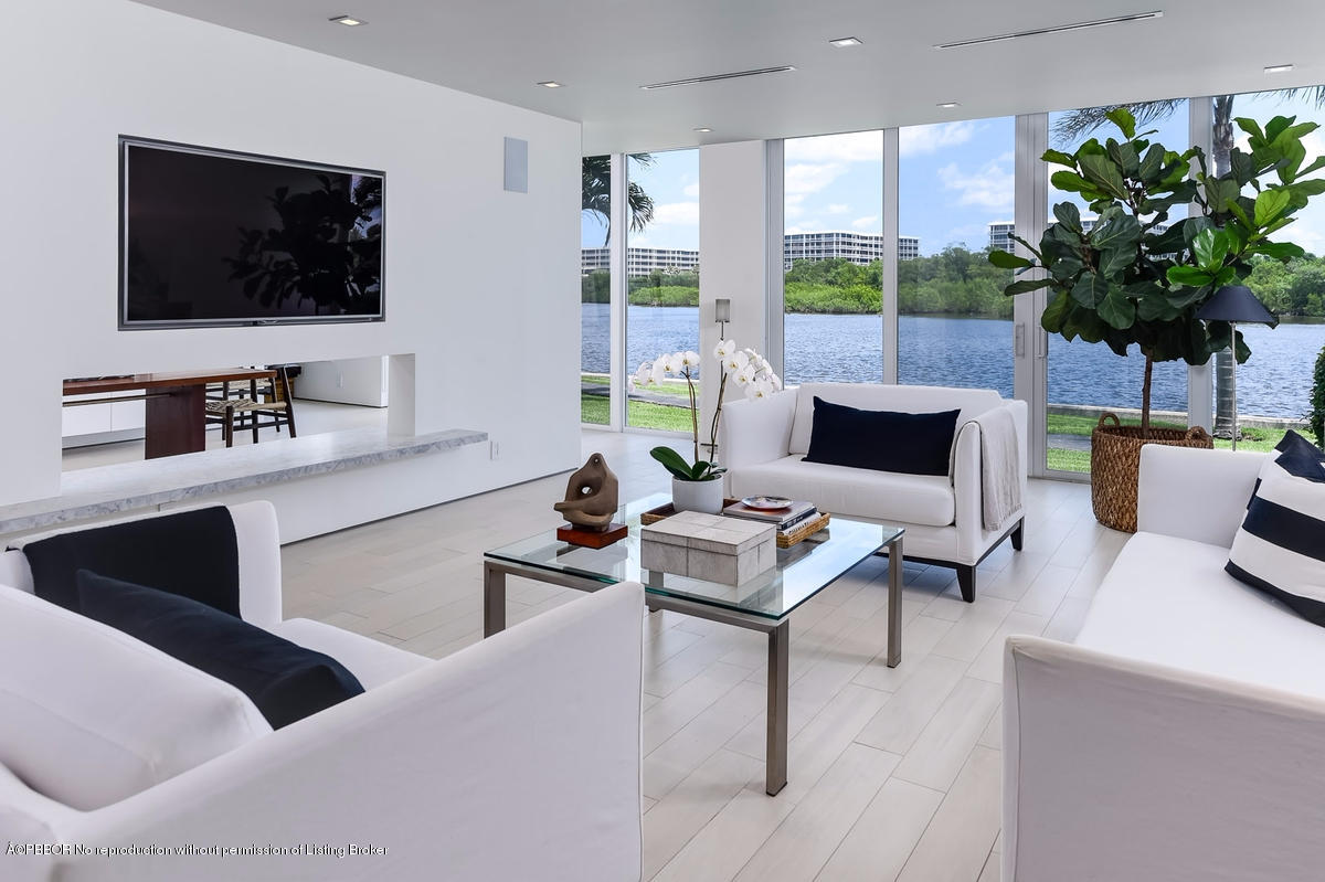 2165 Ibis Isle Road, Unit 4 Palm Beach, FL 33480 - Photo 2 of 11 Living area