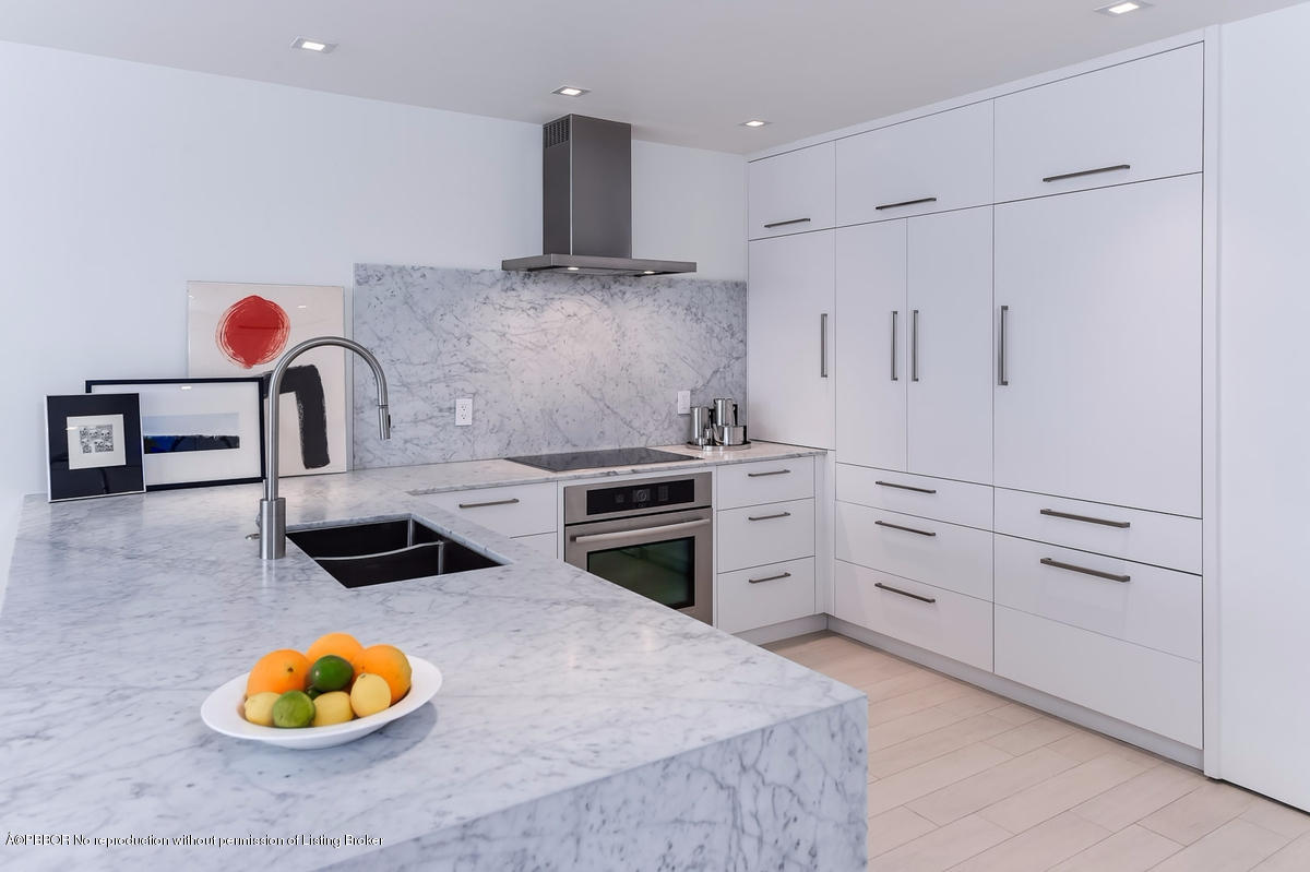 2165 Ibis Isle Road, Unit 4 Palm Beach, FL 33480 - Photo 3 of 11 Kitchen