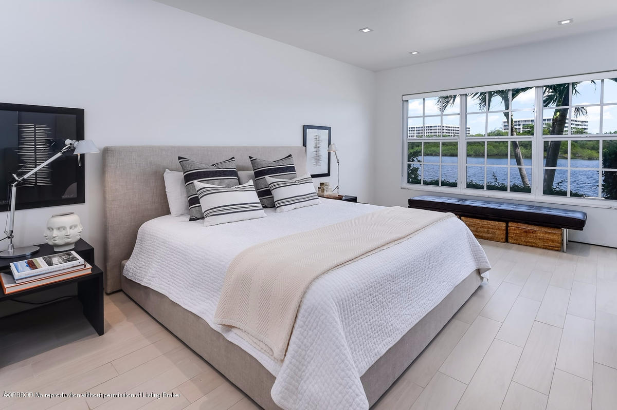 2165 Ibis Isle Road, Unit 4 Palm Beach, FL 33480 - Photo 7 of 11 Master Bedroom