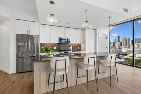 $1,125,000 | 1212 Demonbreun Street, Unit 815, Nashville, TN 37203