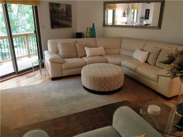 938 Farnham Road Columbus, OH 43220 - Photo 2 of 24 Gallery Image 2