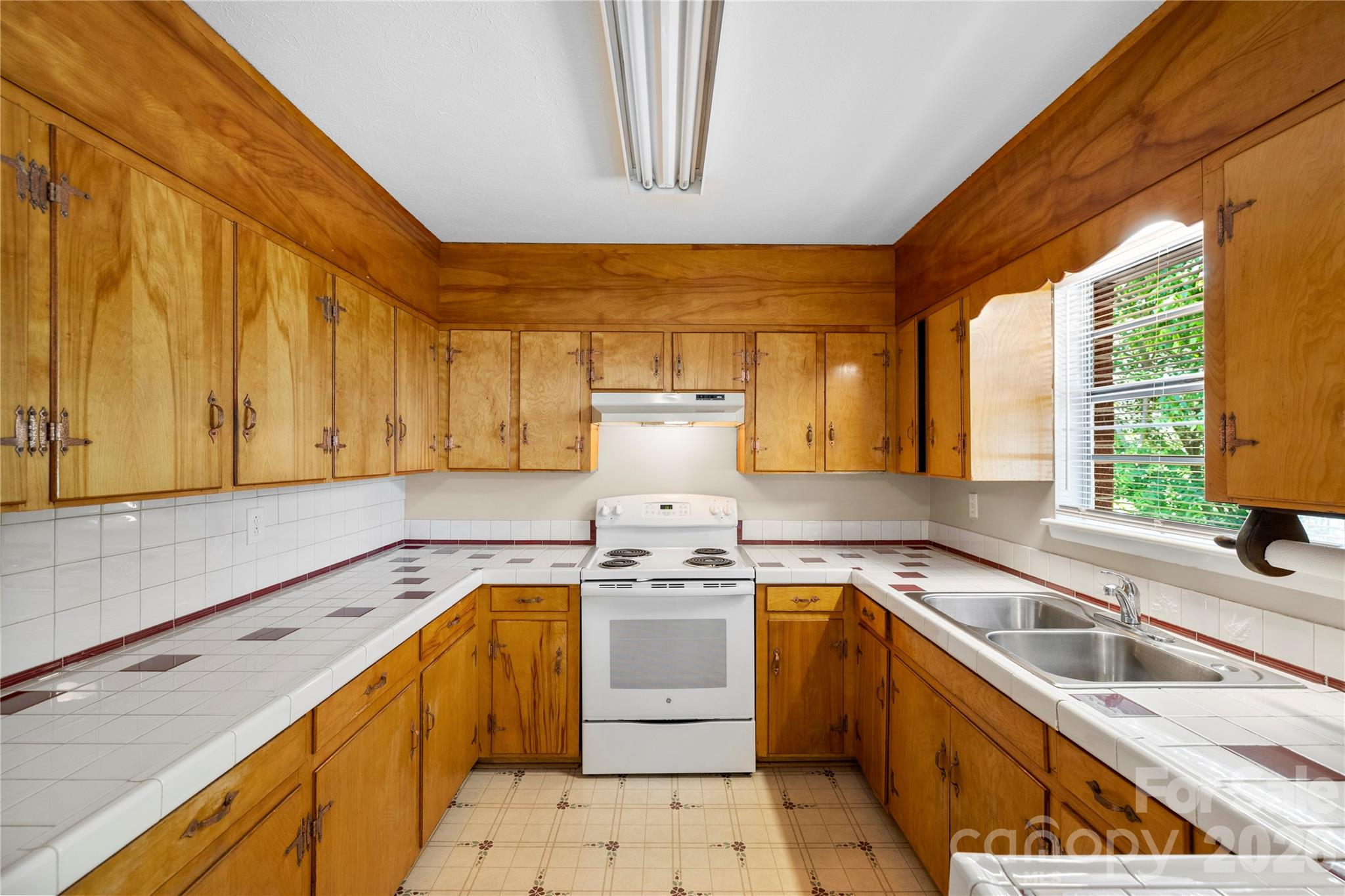 309 Oak Hill Road Candler, NC 28715 - Photo 16 of 39