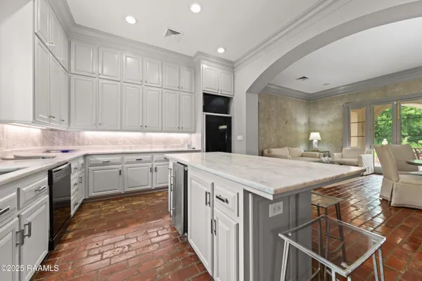 $3,000,000 | 12425 North Marcus Road, Abbeville, LA 70510