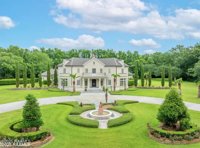 $3,000,000 | 12425 North Marcus Road, Abbeville, LA 70510