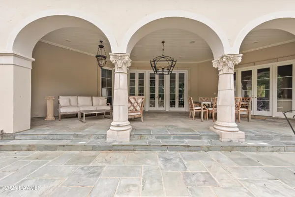 $3,000,000 | 12425 North Marcus Road, Abbeville, LA 70510