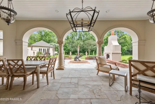 $3,000,000 | 12425 North Marcus Road, Abbeville, LA 70510