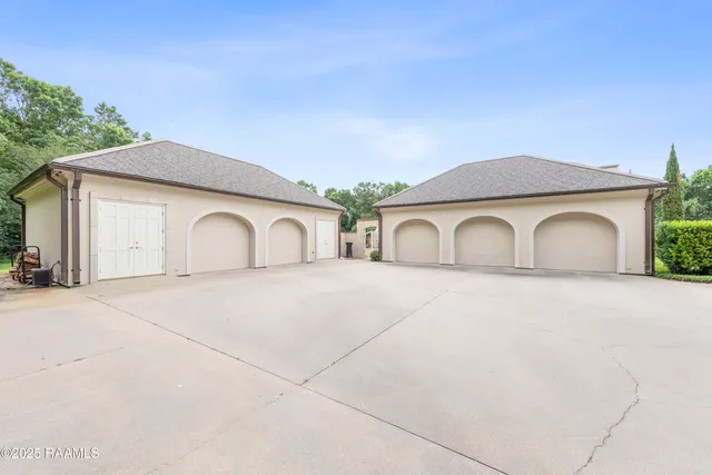 $3,000,000 | 12425 North Marcus Road, Abbeville, LA 70510