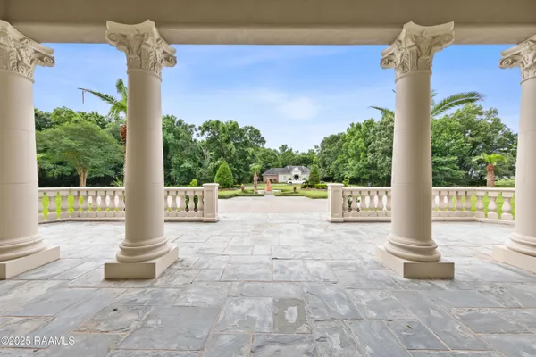 $3,000,000 | 12425 North Marcus Road, Abbeville, LA 70510