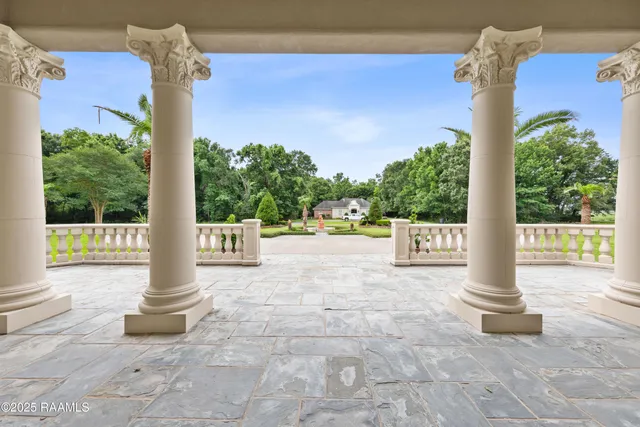 $3,000,000 | 12425 North Marcus Road, Abbeville, LA 70510