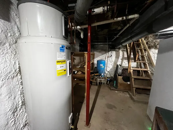 $275,000 | 572 Highway 140, Tinmouth, VT 05773