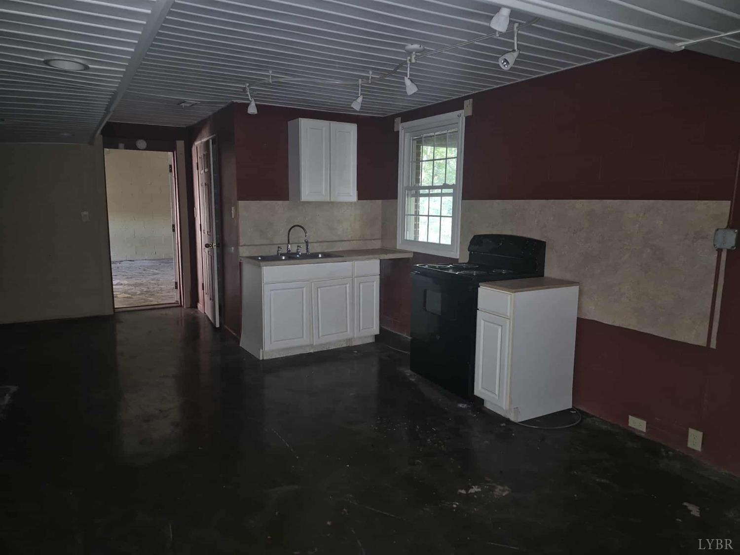 404 Darrell Lane Hurt, VA 24563 - Photo 15 of 31