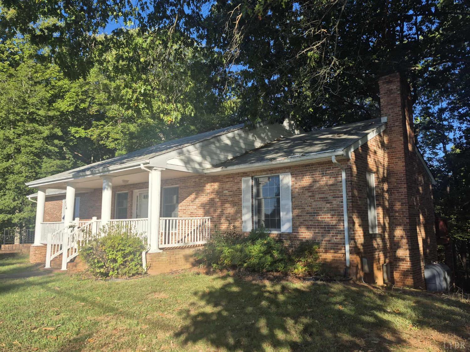 404 Darrell Lane Hurt, VA 24563 - Photo 25 of 31 front view of house with a yard