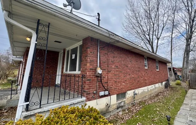 $203,000 | 407 Ontario Street, Albany, NY 12208