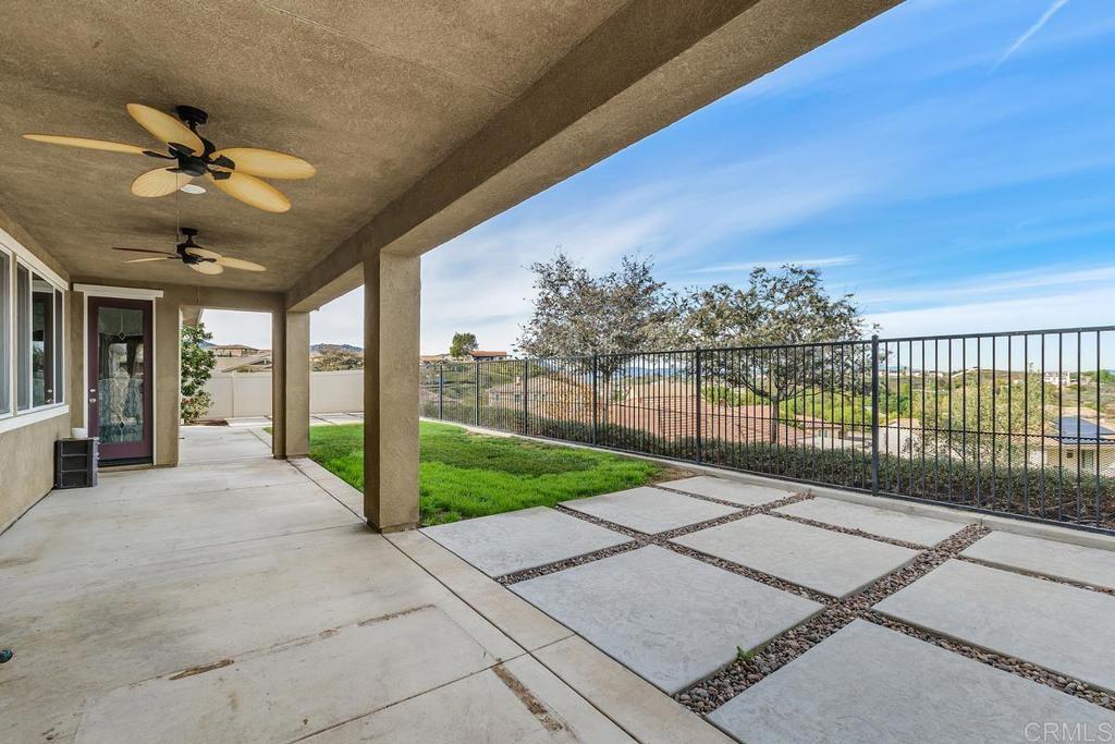 33802 Edge Lane Temecula, CA 92592 - Photo 27 of 31 a view of a backyard