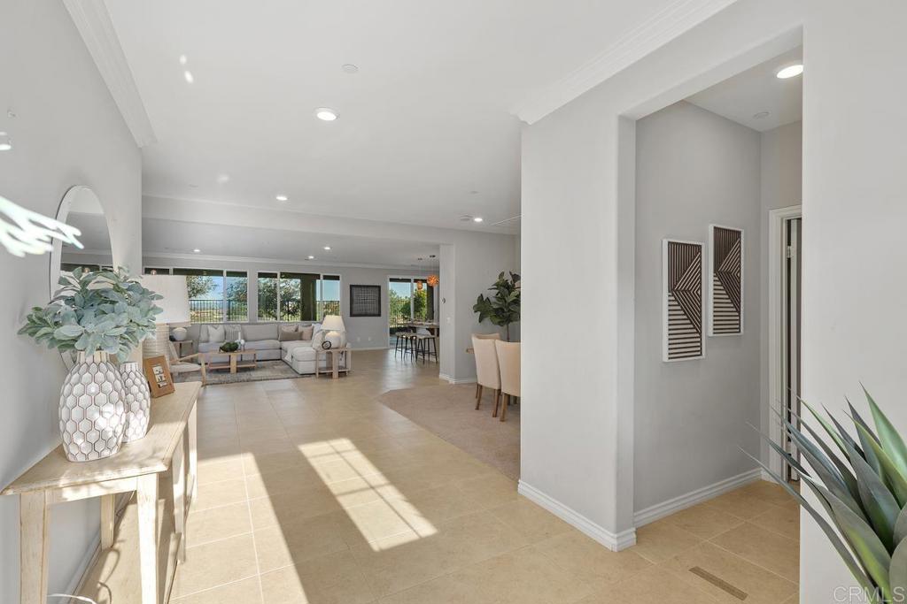 33802 Edge Lane Temecula, CA 92592 - Photo 3 of 31 a very nice looking room with a large window