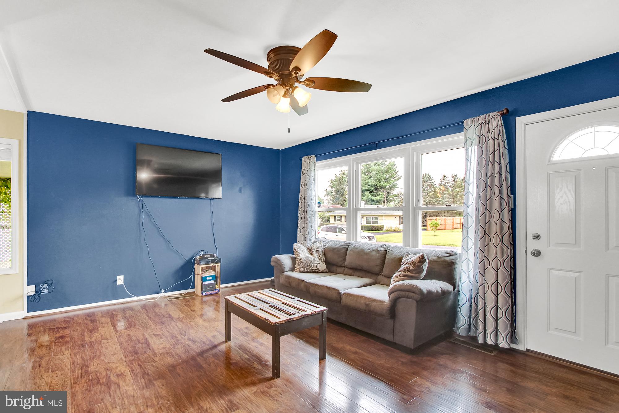 2450 Dunbar Road York, PA 17408 - Photo 3 of 25 Living room with lots of natural light
