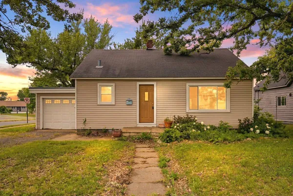 $199,900 | 921 South Main Street, River Falls, WI 54022