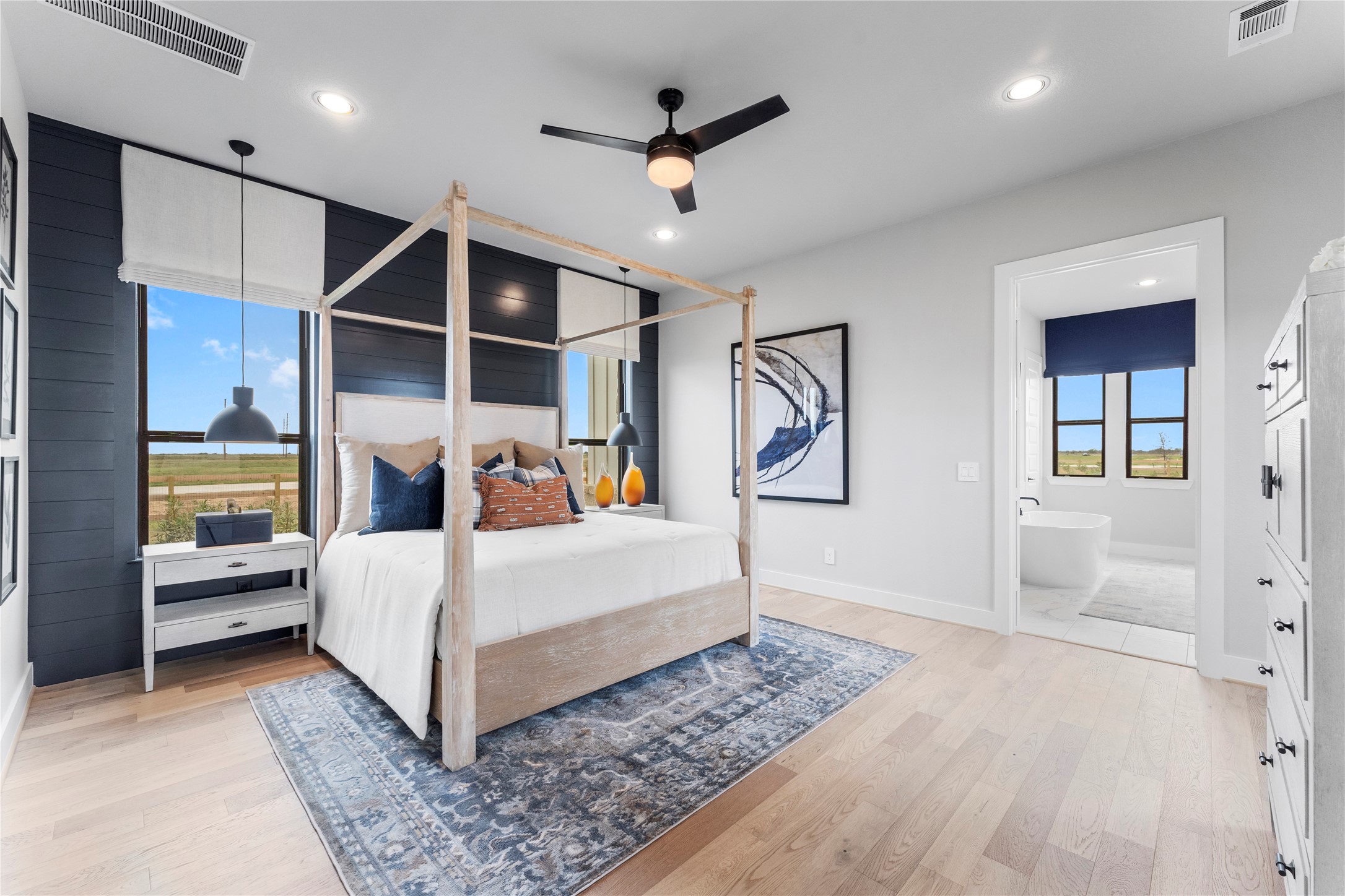 2001 Whispering Oaks Lane Waller, TX 77484 - Photo 18 of 29 Primary Bedroom