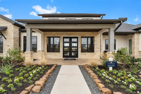 $938,785 | 2001 Whispering Oaks Lane, Waller, TX 77484