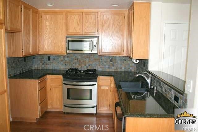 25712 Holiday Circle, Unit A Stevenson Ranch, CA 91381 - Photo 10 of 24