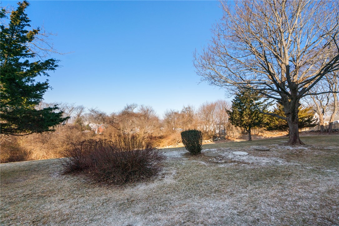 349 Main Road, Unit 102 Tiverton, RI 02878 - Photo 24 of 33