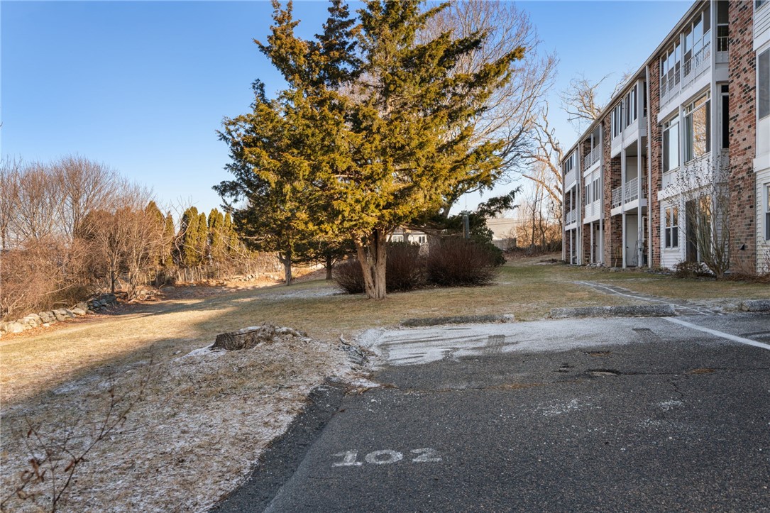349 Main Road, Unit 102 Tiverton, RI 02878 - Photo 33 of 33