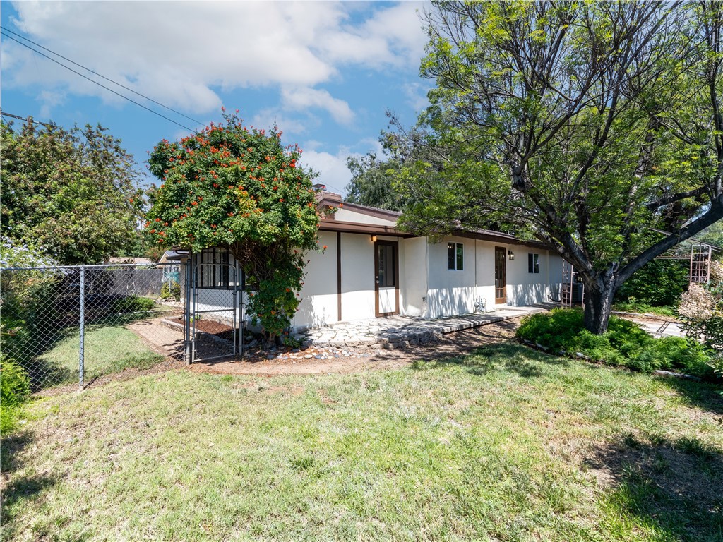 5247 Monterey Road Riverside, CA 92506 - Photo 16 of 21