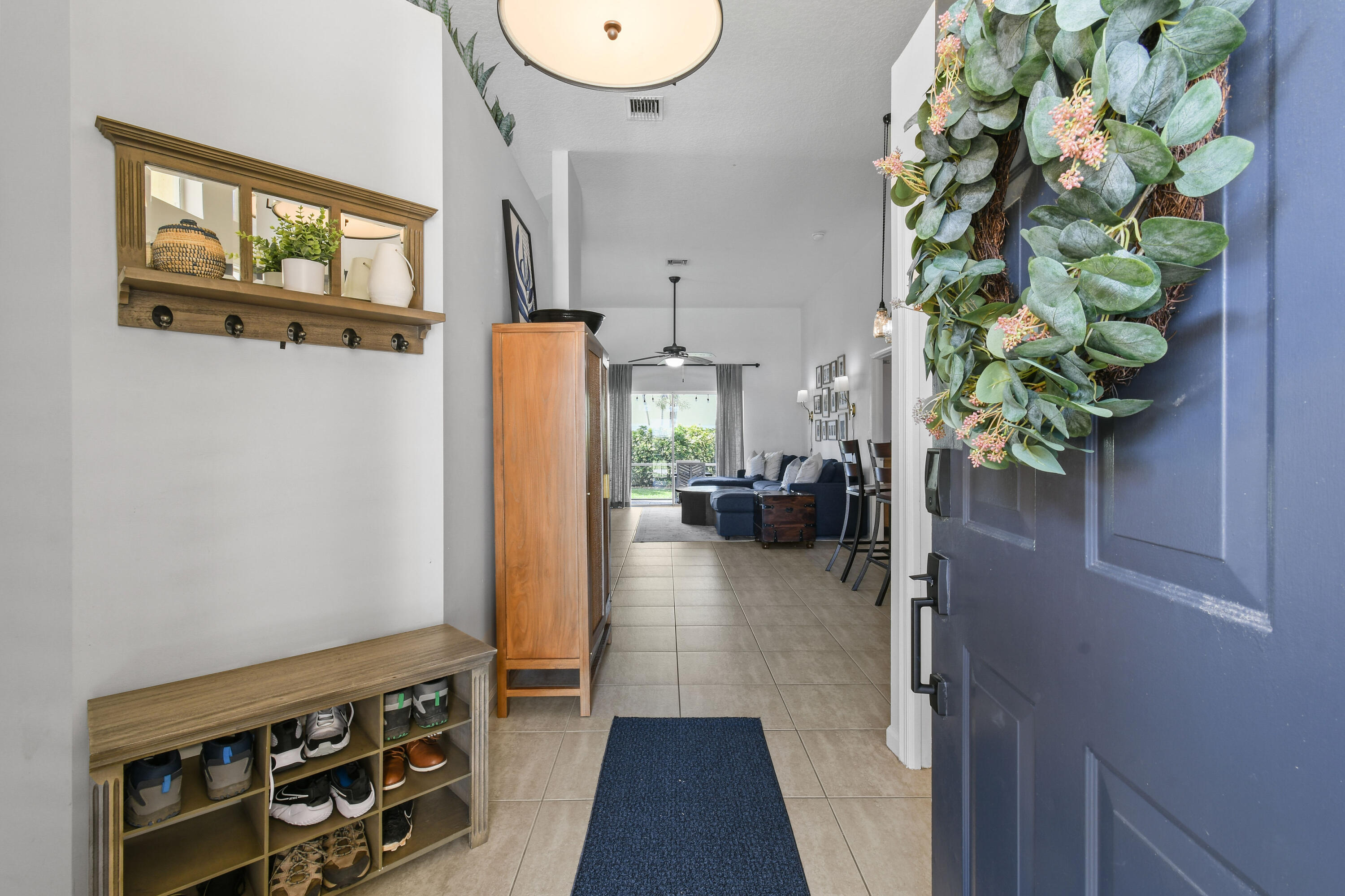 6366 Barbara Street Jupiter, FL 33458 - Photo 5 of 48 Foyer