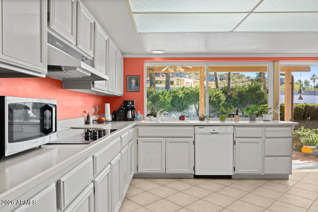 4721 East Rancho Drive Phoenix, AZ 85018 - Photo 10 of 38
