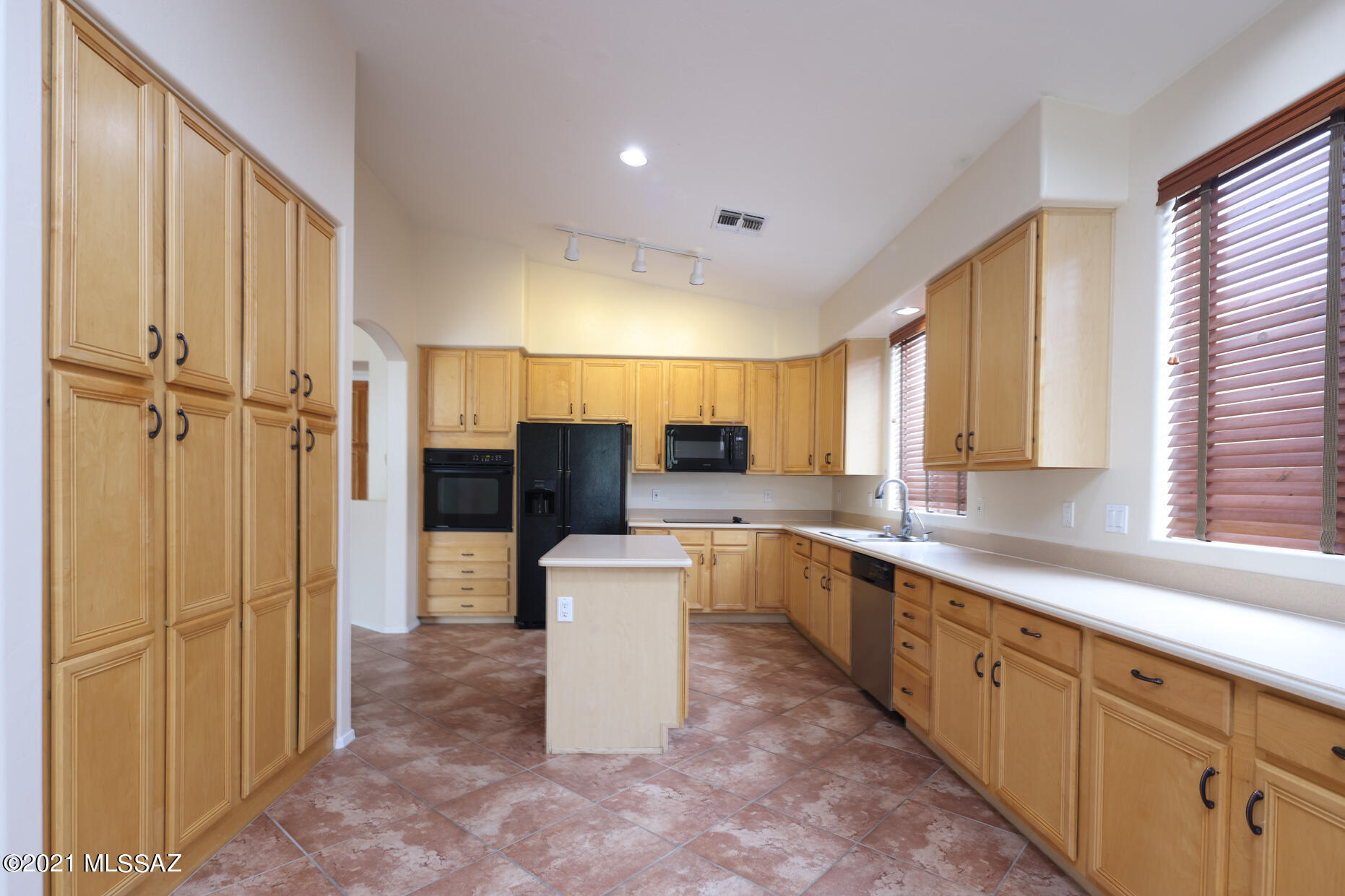 5201 Spring View Drive Tucson, AZ 85749 - Photo 11 of 43