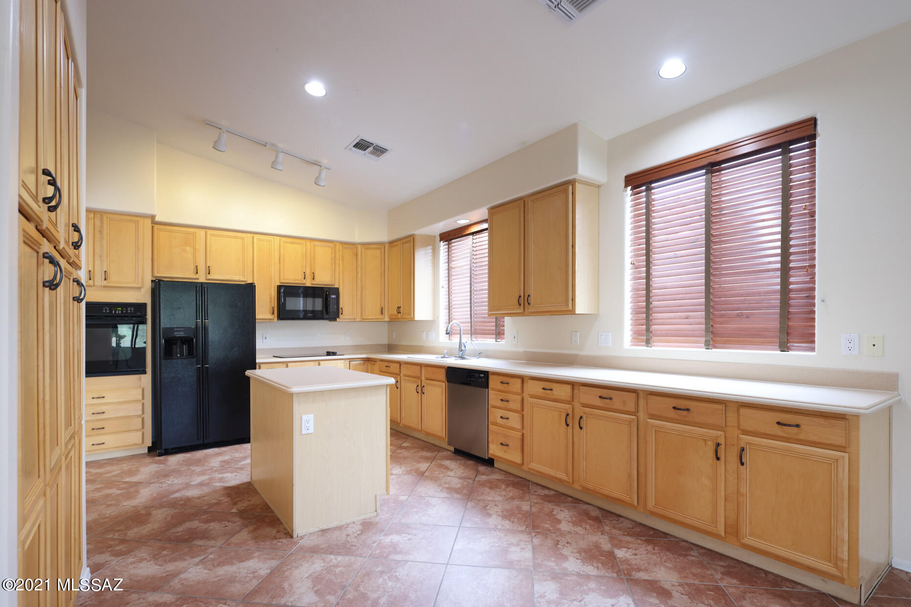5201 Spring View Drive Tucson, AZ 85749 - Photo 13 of 43