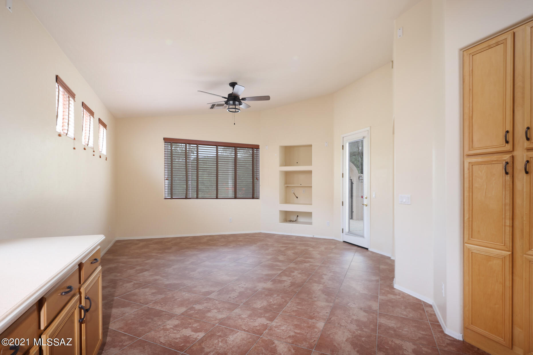 5201 Spring View Drive Tucson, AZ 85749 - Photo 14 of 43